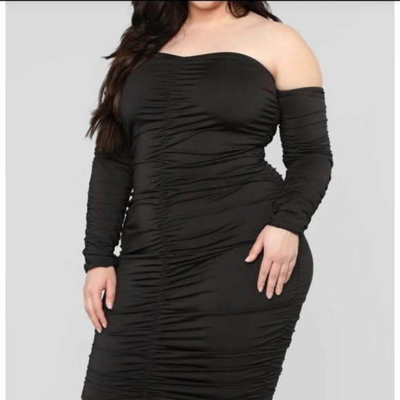 Fashion Nova Dresses & Skirts - Midi Ruched Dress 2X
